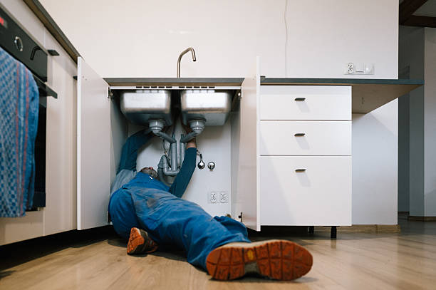 Professional Leak Detection technician working in Overton, TX